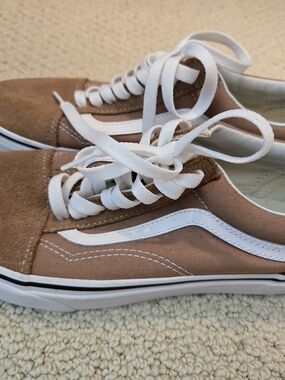 Vans Women's Low-Top Sneakers in Tan Canvas & Suede with White Stripe